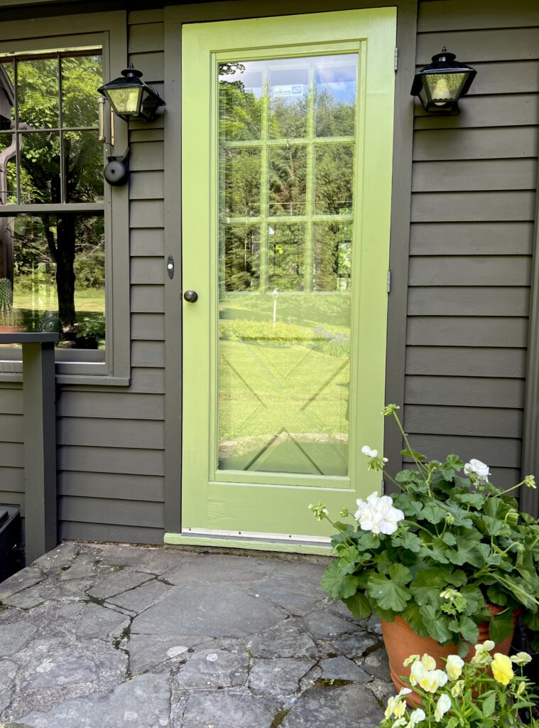 lime green door